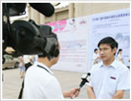 央視記者采訪中國婚博會數據中心主任